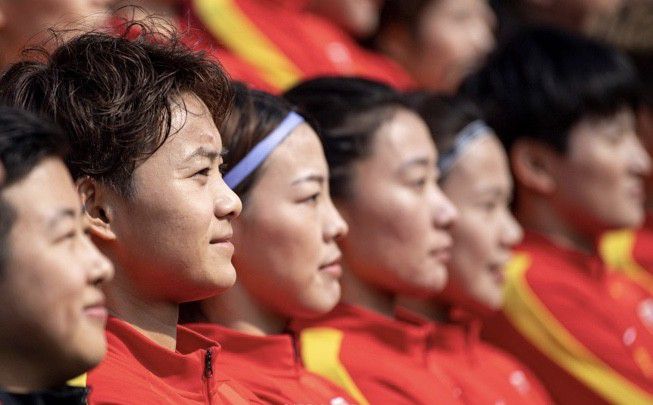 不过曼城球员们不仅仅表现出了实力，也表现出了勇气和决心，我们还不习惯于高温，我对于结果感到满意。
